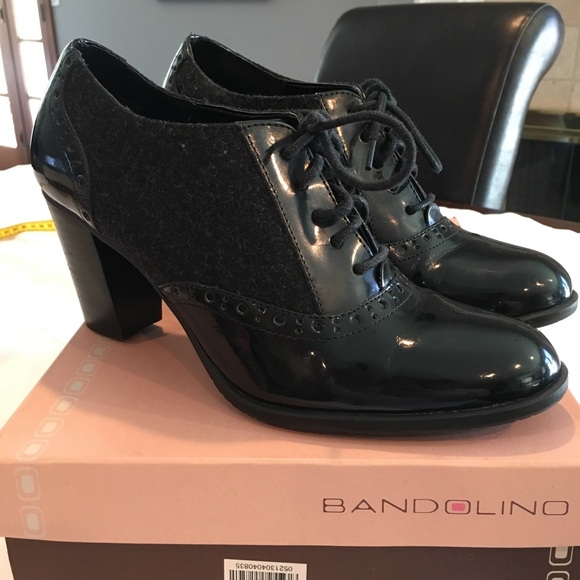 Bandolino Shoes - Bandolino Black loafer heels. size: 8.5